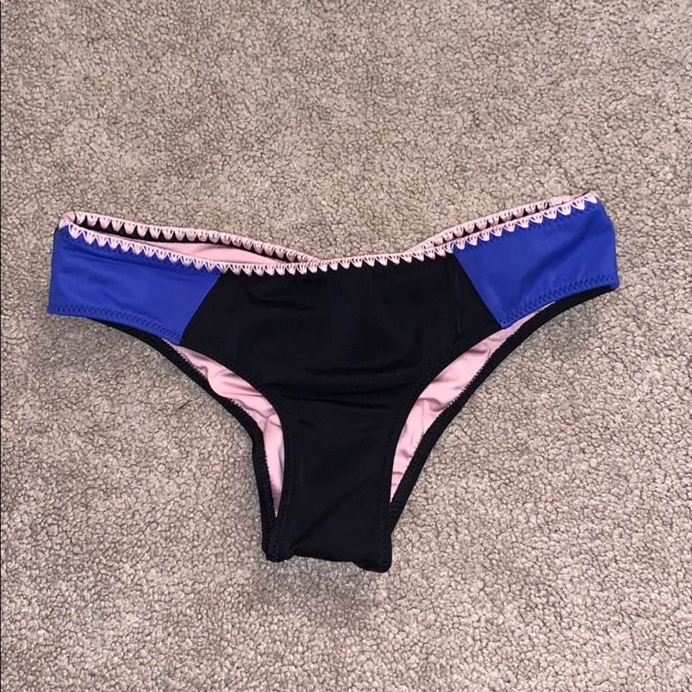 Cheeky bikini bottoms